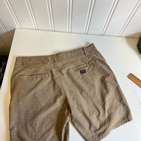 Men's Tan Flat Front Shorts Quick Dry size 36. - Picture 4 of 6